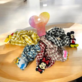 Set de 5 Scrunchies (Varían personajes)