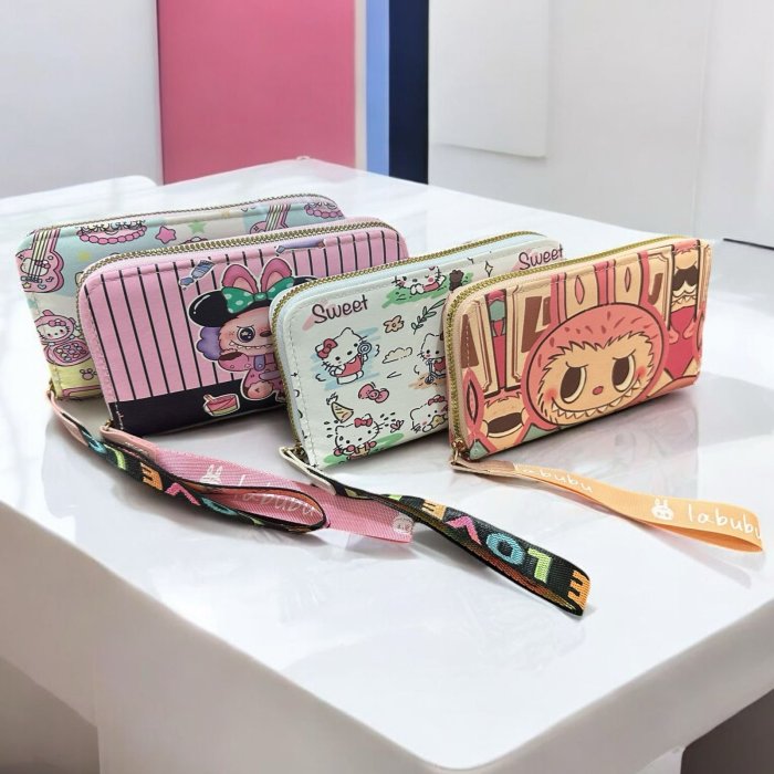 Pqte. 4 Monederos de 1 cierre con muñerquera Labubu-Sanrio