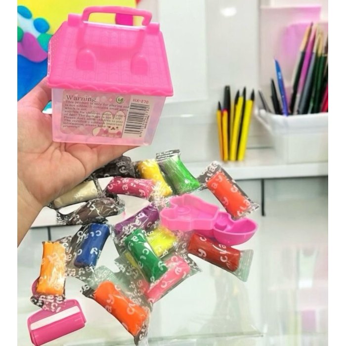 MINI CAJITA EN FORMA DE CASITA CON  PLASTILINA (SE ENVIA COLOR AL AZAR)