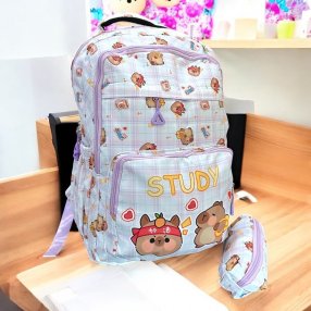 Mochila Capybara  Escoses con Lapicera Lila