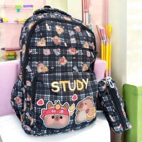 Mochila Capybara  Escoses con Lapicera Negro