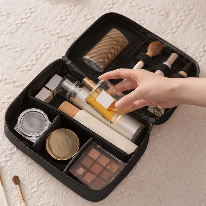 COSMETIQUERA ORGANIZADORA PORTATIL CON DISEÑO NEGRO
