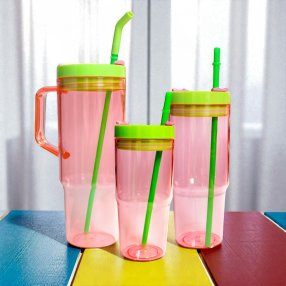 TRÍO VASOS TRASLUCIDOS ROSA TAPA VERDE