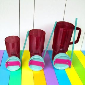 TRÍO VASOS TRASLUCIDOS ROJO TAPA AQUA