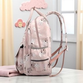 Mochila Tipo Pañalera con lindo estampado de conejo Negro