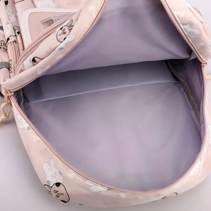 Mochila Tipo Pañalera con lindo estampado de conejo Negro