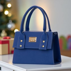 Crossbody Zoe con tapa y broche – Disponible en negro, rosa o azul re