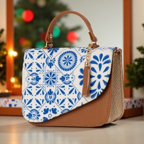 Crossbody Tábata con tapa y broche – Estampados Flores y Azul Colonia