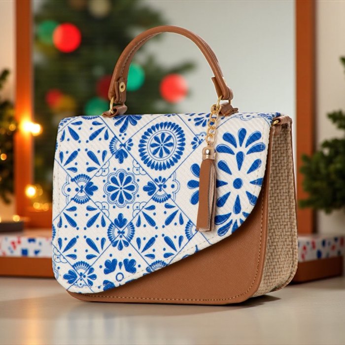 Crossbody Tábata con tapa y broche – Estampados Flores y Azul Colonia