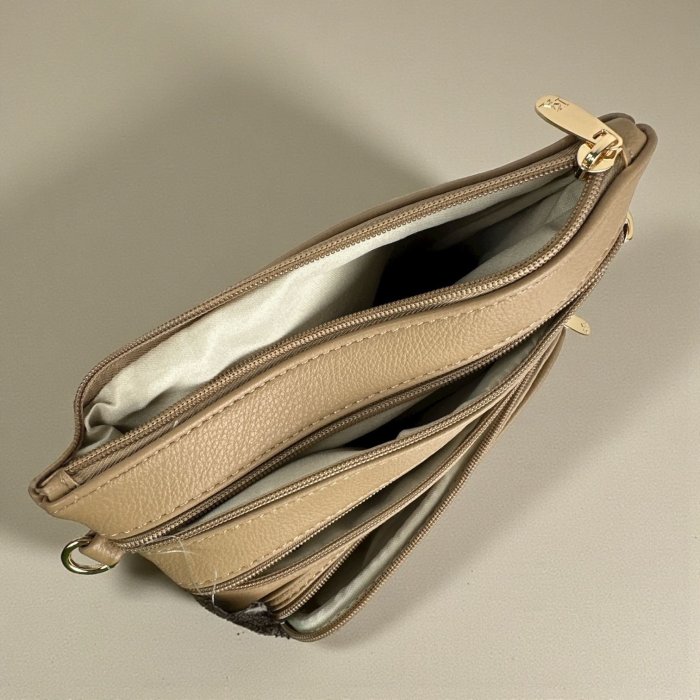 Bolsa crossbody Kamel Reina vertical con 3 cierres – Ligera, práctica