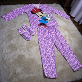 Pijama Dama Unitalla con Pantuflas – Diseños Surtidos | Suave, Cómoda