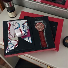 Set de Regalo para Dama con Reloj y Mascada | Detalle Elegante | Prese