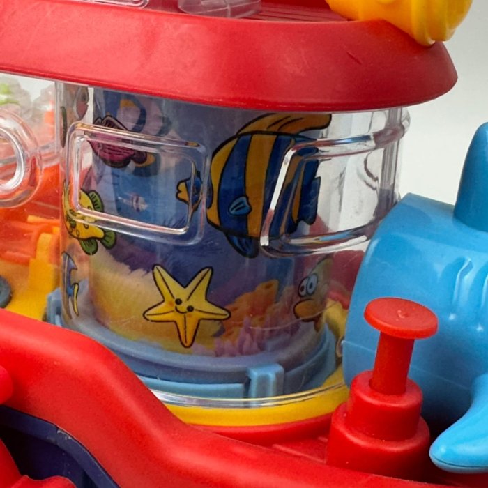 Barco de juguete Shark con luces, música, cañón de agua y acuario