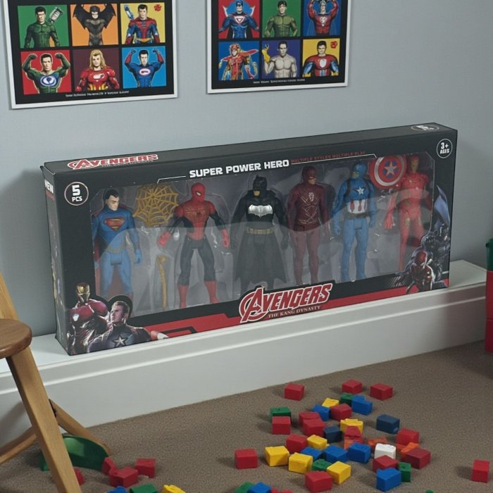 Set de figuras de acción tipo Avengers de 11.5 cm. Diseños surtidos,