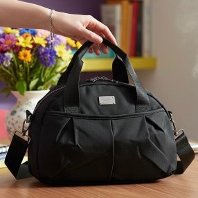 Bolso negro moderno para mujer cómodo y perfecto para el día a día