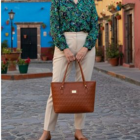 Bolsa tote moderna – ideal para trabajo y día a día