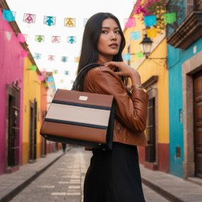 Bolsa de mano negra estructurada – ideal para trabajo y uso diario