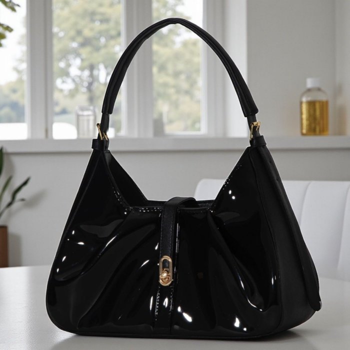 Bolsa charol negro – ideal para salidas y eventos