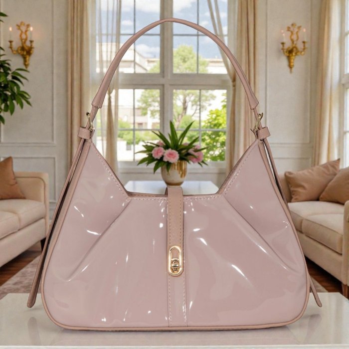 Bolsa charol beige – ideal para salidas y eventos