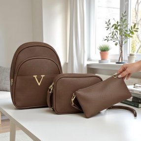 Set de mochila cafe y cosmetiqueras – ideal para uso diario