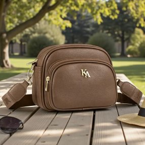 Bolsa crossbody caqui compacta – ideal para uso diario