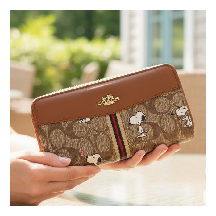 Cartera snoopy tipo sobre – ideal para uso diario