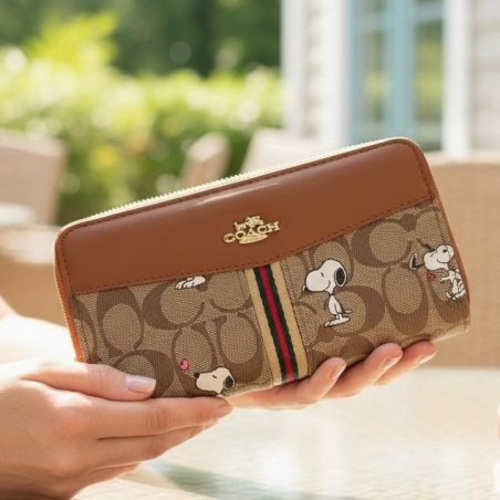 Cartera snoopy tipo sobre – ideal para uso diario