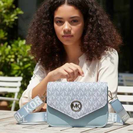 Crossbody  azul con correa ajustable – estilo moderno