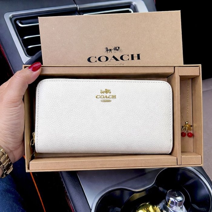 Cartera para dama con accesorio, presentación tipo regalo