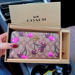 Cartera para dama con accesorio, presentación tipo regalo