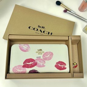 Cartera para dama con accesorio, presentación tipo regalo