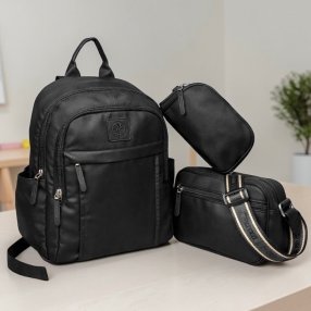 Set de mochila con bolso y cosmetiquera, práctico y moderno