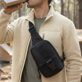 Pechera crossbody para caballero compacta y funcional