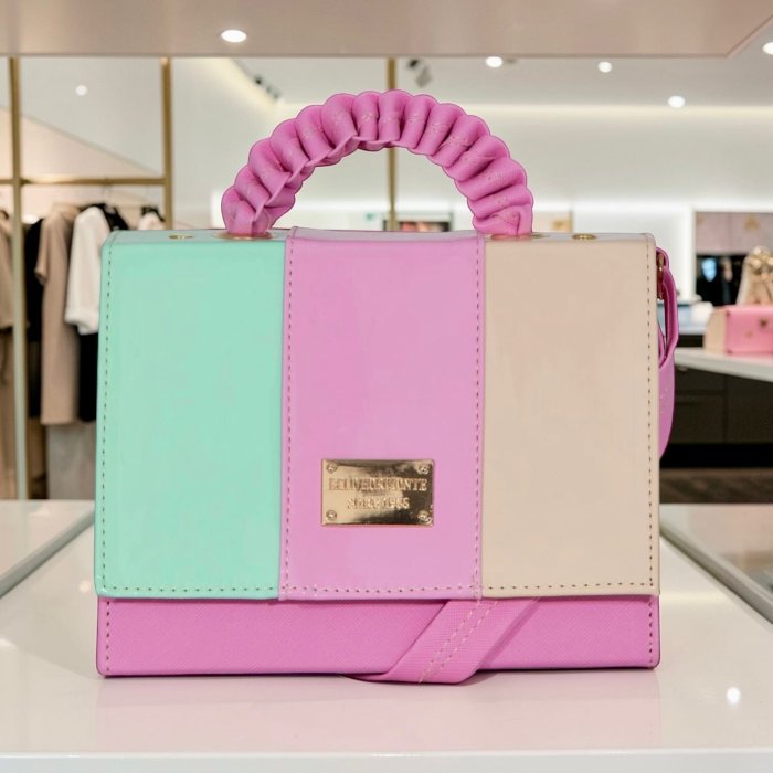 Bolsa estructurada tricolor rosa con asa fruncida