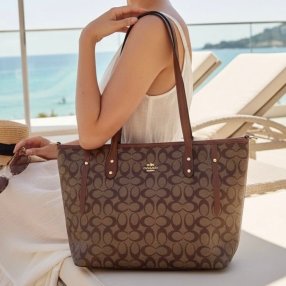 Bolsa tote marron para dama ligera y de diseño sencillo