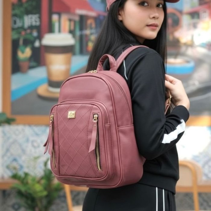 Mochila d. red para dama elegante con diseño moderno