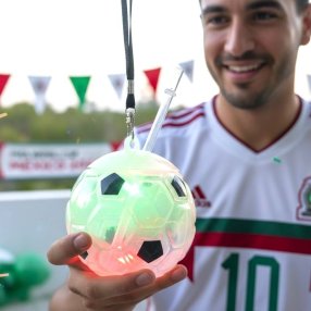 Vaso balón de fútbol LED tricolor