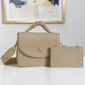 Bolsa Kamel Reina Asa Scrunch con Mini Clutch – Material Sintético