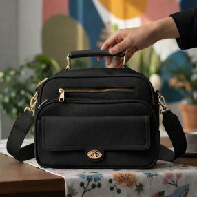 Bolso cross negra funcional para mujer ideal para uso diario