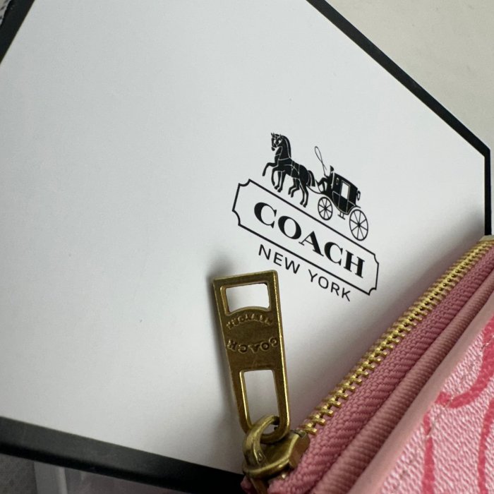Cartera black tipo tarjetero para dama con cierre compacto