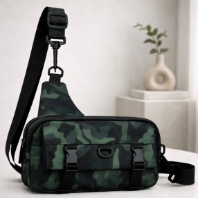 Bandolera verde tipo sling con múltiples compartimentos