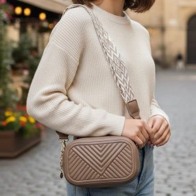 Bolsa crossbody compacta elegante moderna