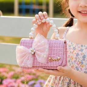 Mini bolsita para niña con perlas y cadena