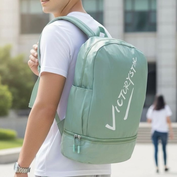 Mochila deportiva amplia con compartimento inferior