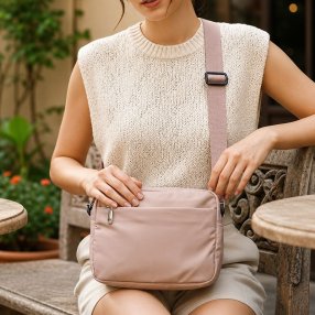 Bolsa Crossbody Compacta Con Correa Ajustable