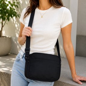 Bolsa Crossbody Compacta Con Correa Ajustable