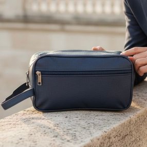 Organizador de mano para caballero práctico y elegante