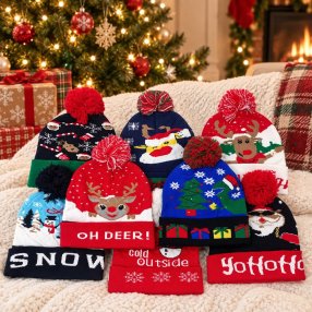 PQTE. 5 GORROS NAVIDEÑOS CON LUZ LED SURTIDOS