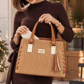 Bolsa Dama Otoño Texturizada con Borla 31x15.5x25 cm
