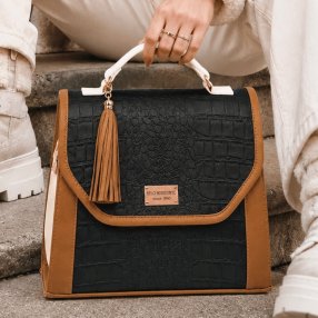Bolsa-Mochila Dama Convertible con Textura Tipo Cocodrilo